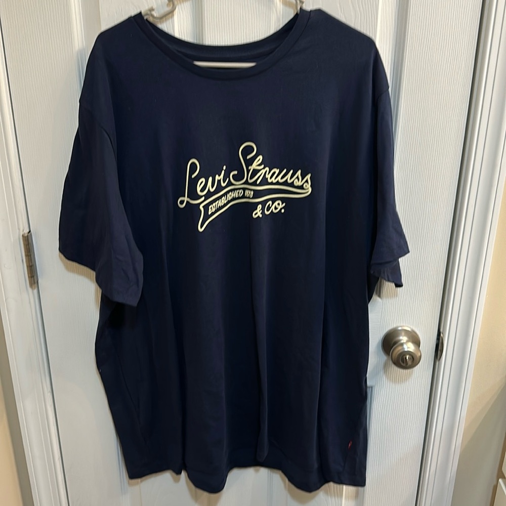 Levis Tee